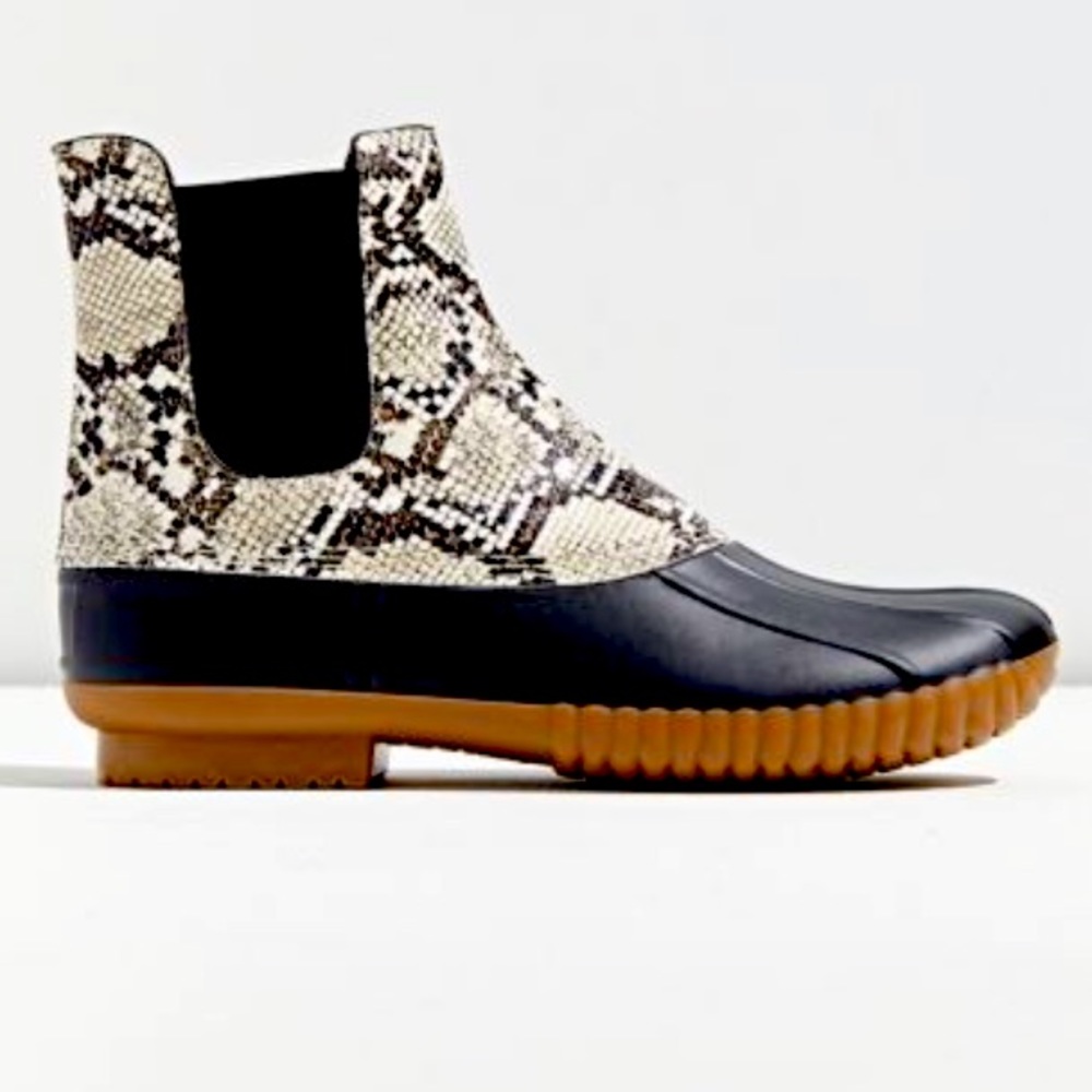 New Urban Outfitters Duck Boots